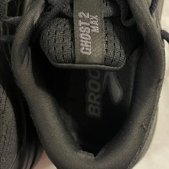 Brooks Black Ghost 2 Max - Picture 6 of 8